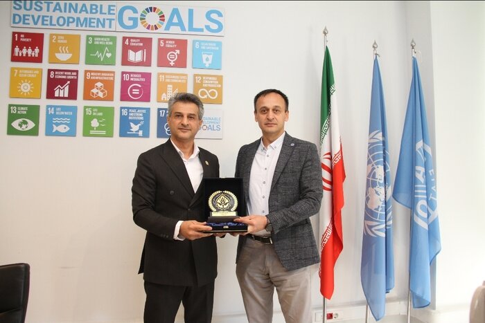 ایجاد شهرک های گلخانه ای یکی از راه های نجات کشور برای گذر از بحران خشکسالی است