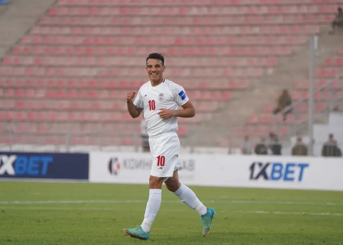 فیلم/حسینزاده: به دنبال پیروزی مقابل ازبکستان هستیم؛ برتن داشتن شماره ۱۰ افتخار بزرگی است