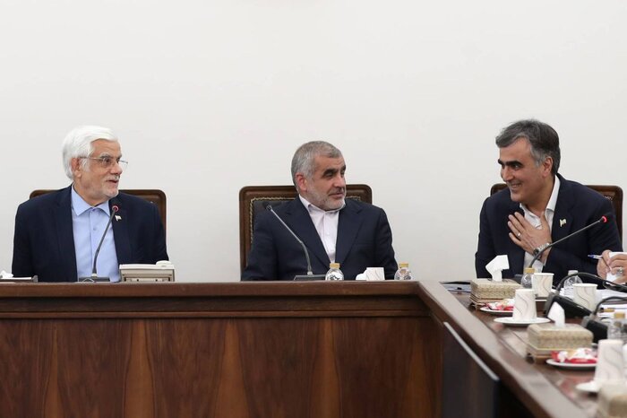 عارف: صدای واحدی برای مبارزه با فساد داشته باشیم