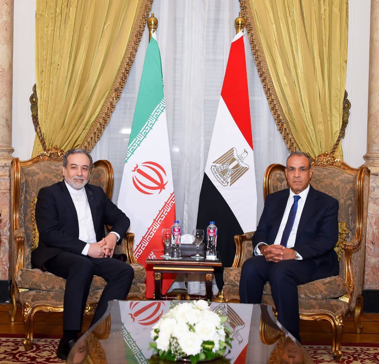Araghchi meets his Egyptian counterpart in Cairo