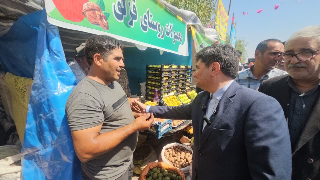 جشنواره سیب و گردو در «قزلق» شهرستان مشهد برگزار شد