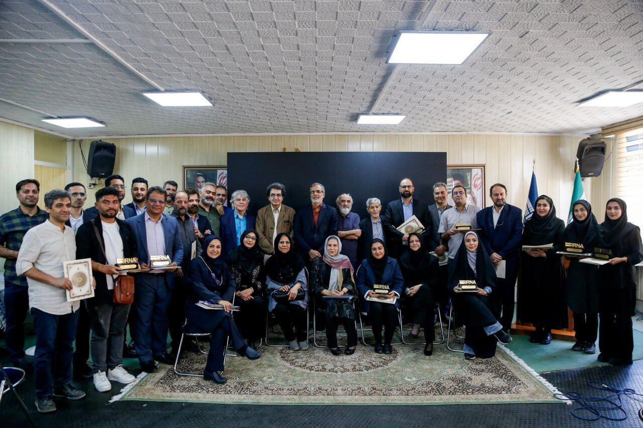 خبرنگار شهرکرد رتبه برتر جشنواره تولیدات ایرنا را کسب کرد
