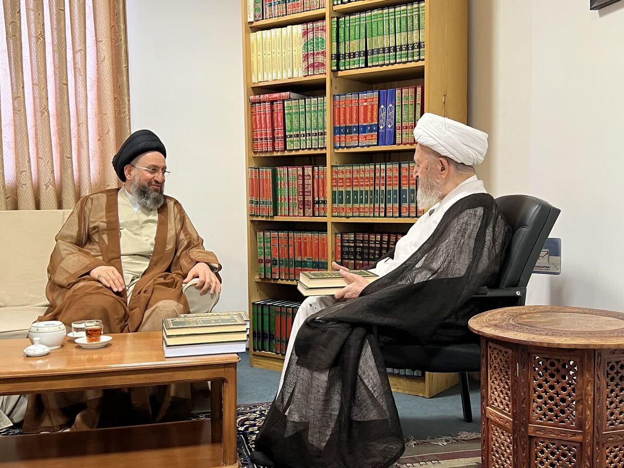 سید عمار حکیم با مراجع تقلید قم دیدار کرد