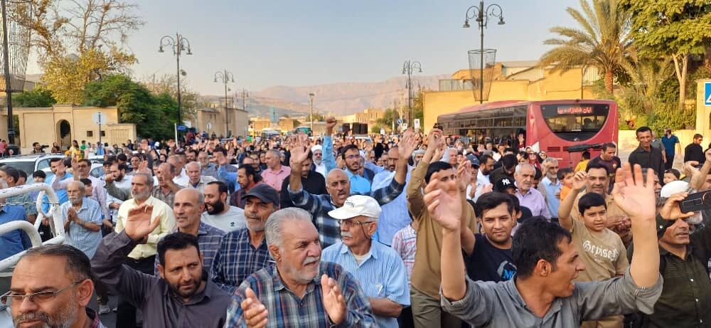 رژه وحدت؛ شیرازی‌ها زیر پرچم محبت پیامبر(ص) گردهم آمدند