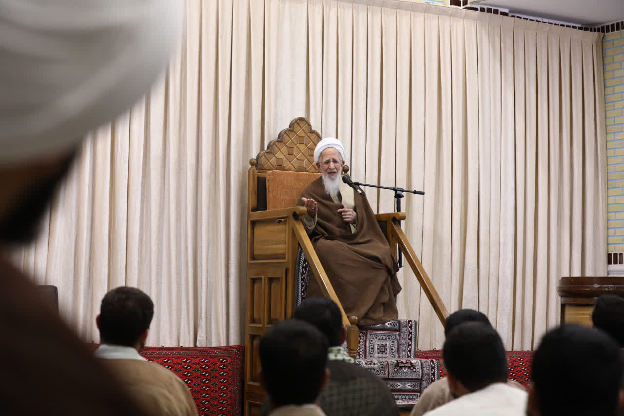 آیت‌الله جوادی آملی: طلاب باید وارثان راستین قرآن و عترت باشند