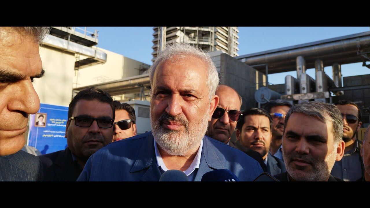 وزیر نیرو: برای هفت هزار مگاوات برق خورشیدی در کشور برنامه‌ریزی شد+ فیلم