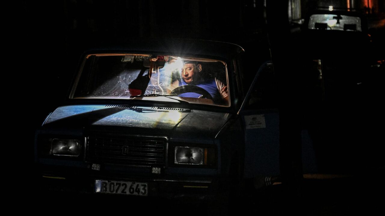 کوبا بار دیگر در خاموشی فرو رفت