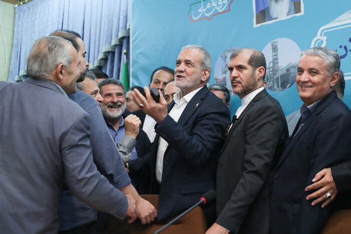 پزشکیان: رقابت واقعی در خدمت به مردم معنا مییابد، نه تلاش برای حذف دیگران