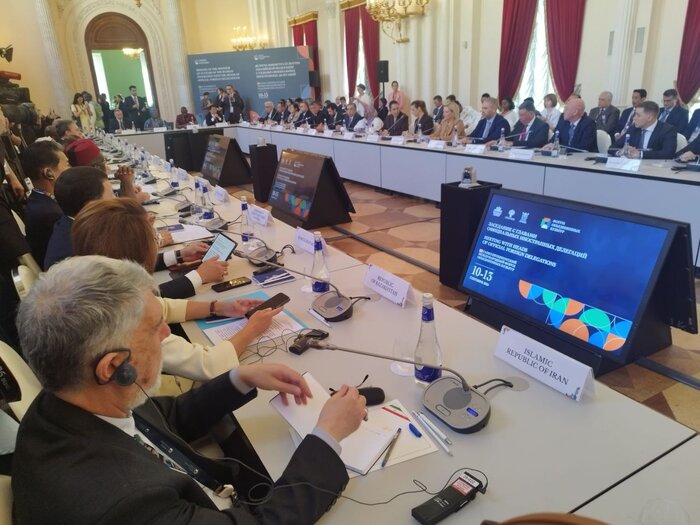 آغاز به کار مجمع فرهنگ‌های متحد با حضور وزیر ارشاد در سن‌پترزبورگ + فیلم