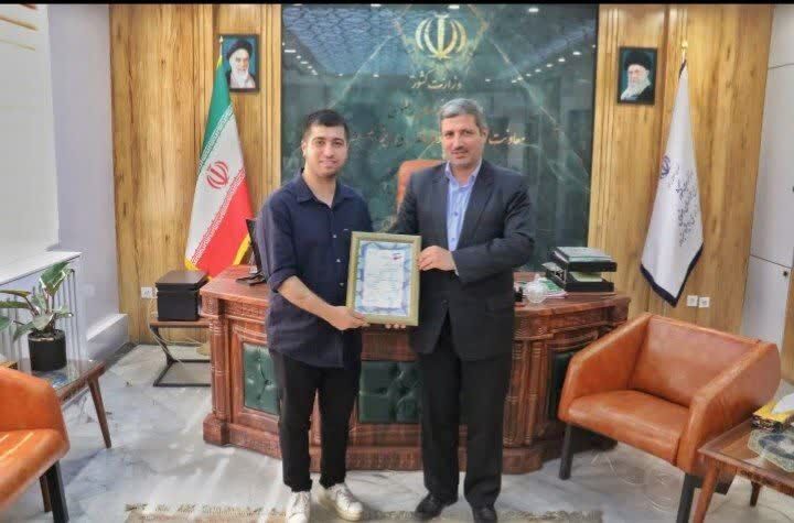 هنرمند سبزواری به عنوان سفیر فرهنگ و هنر معرفی شد