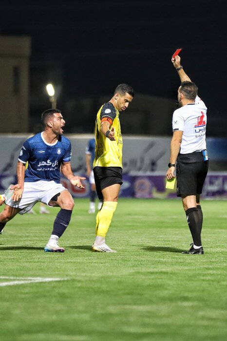 تساوی جنجالی سپاهان و گل‌گهر در سیرجان؛ نویدکیا در حسرت پیروزی