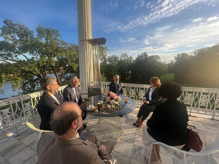 دیدار وزیران فرهنگ ایران و تاجیکستان در سنپترزبورگ