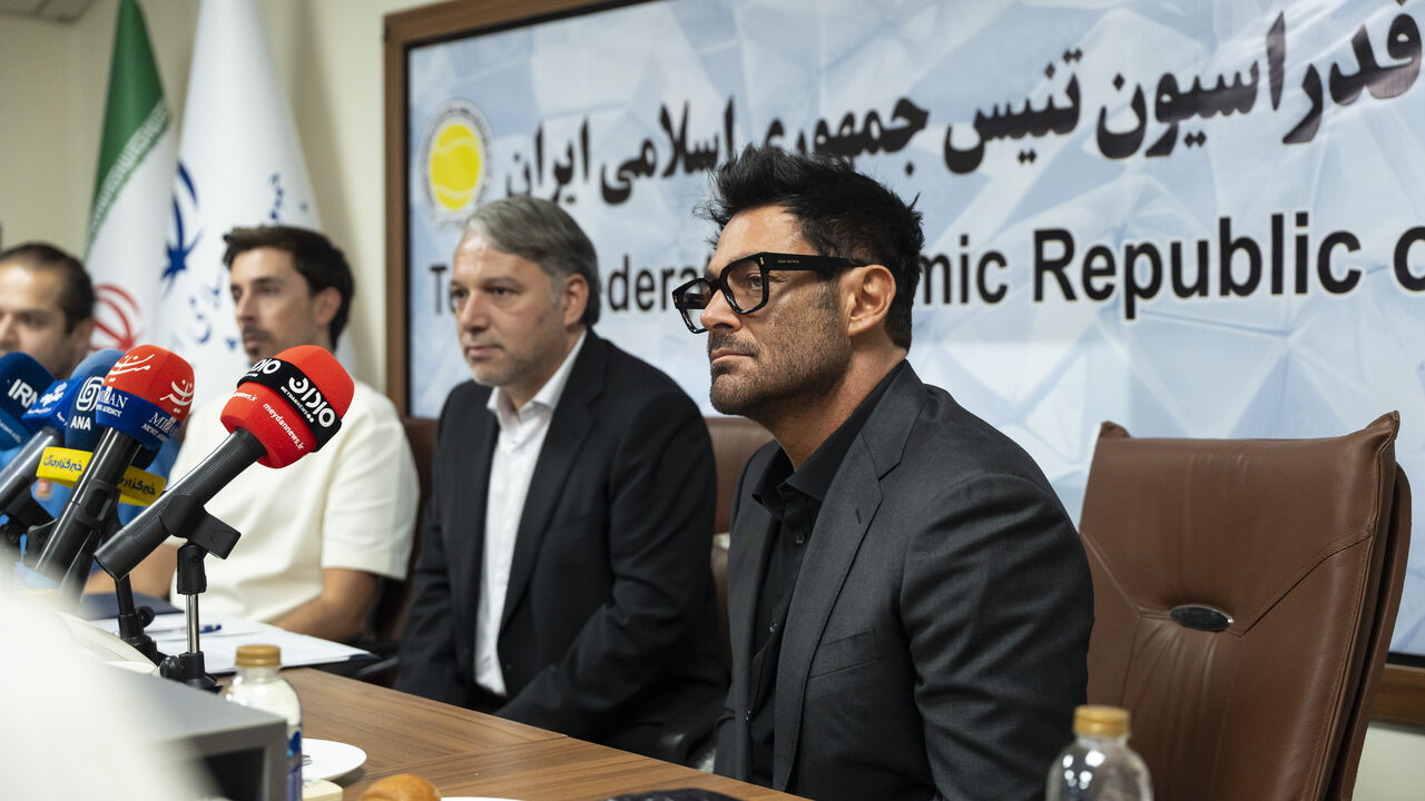 گلزار: از تمامی ظرفیتهای پدل استفاده میکنیم/ امارات به دنبال بازیکنان دوتابعیتی است گلزار: از تمامی ظرفیتهای پدل استفاده میکنیم/ امارات به دنبال بازیکنان دوتابعیتی است
