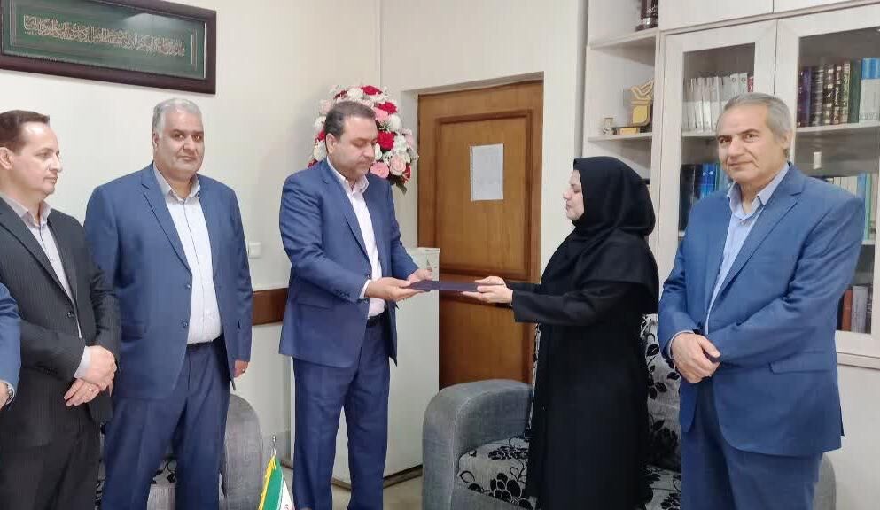 یک بانو برای نخستینبار در خراسان رضوی معاون فرماندار شد یک بانو برای نخستینبار در خراسان رضوی معاون فرماندار شد