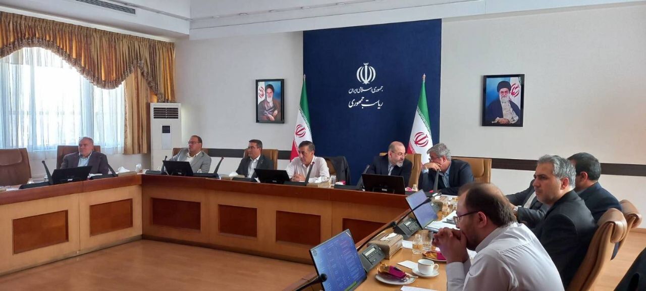 نظام پرداخت دستمزد کارکنان دولت بدون کاهش حقوق اصلاح میشود