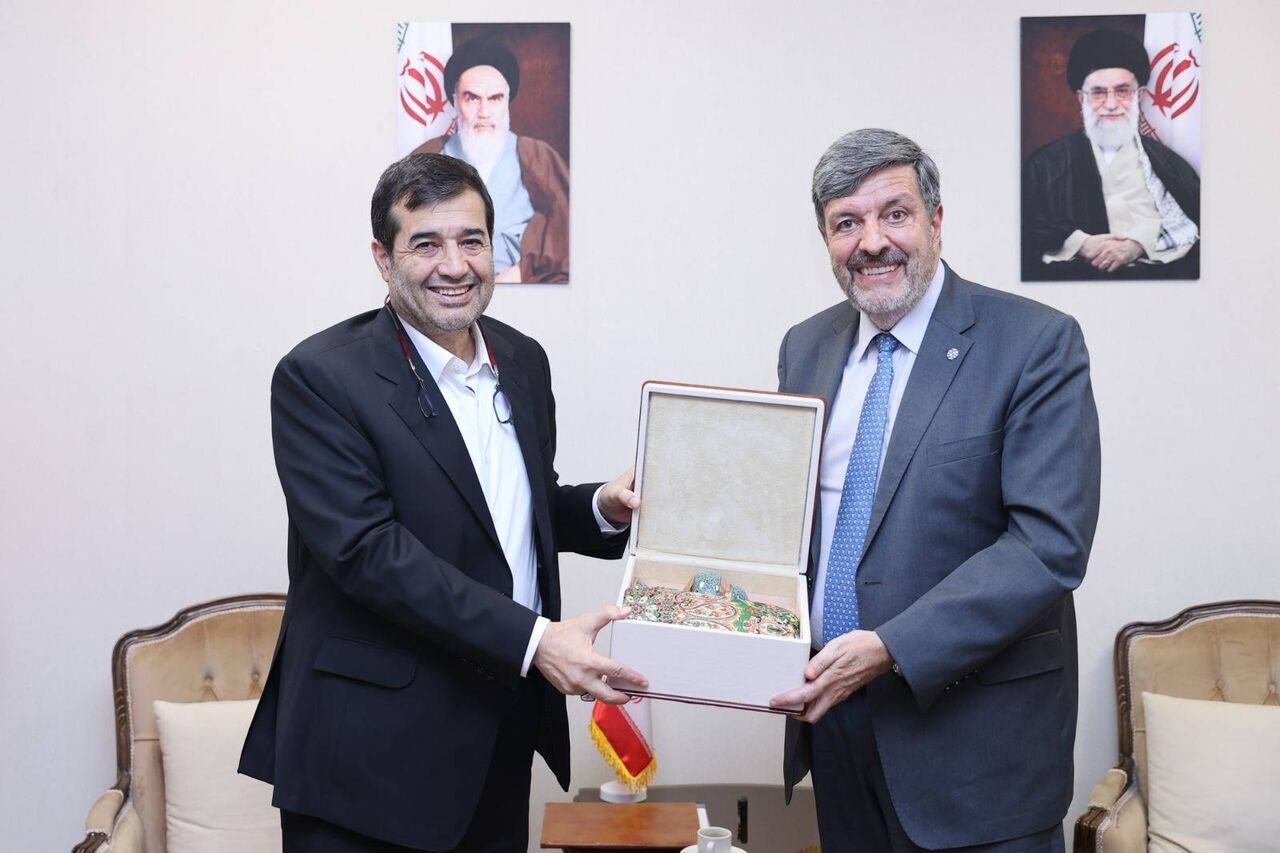 در دیدار با دنیامالی مطرح شد؛ آمادگی اروگوئه برای بازی دوستانه با تیم ملی فوتبال در دیدار با دنیامالی مطرح شد؛ آمادگی اروگوئه برای بازی دوستانه با تیم ملی فوتبال