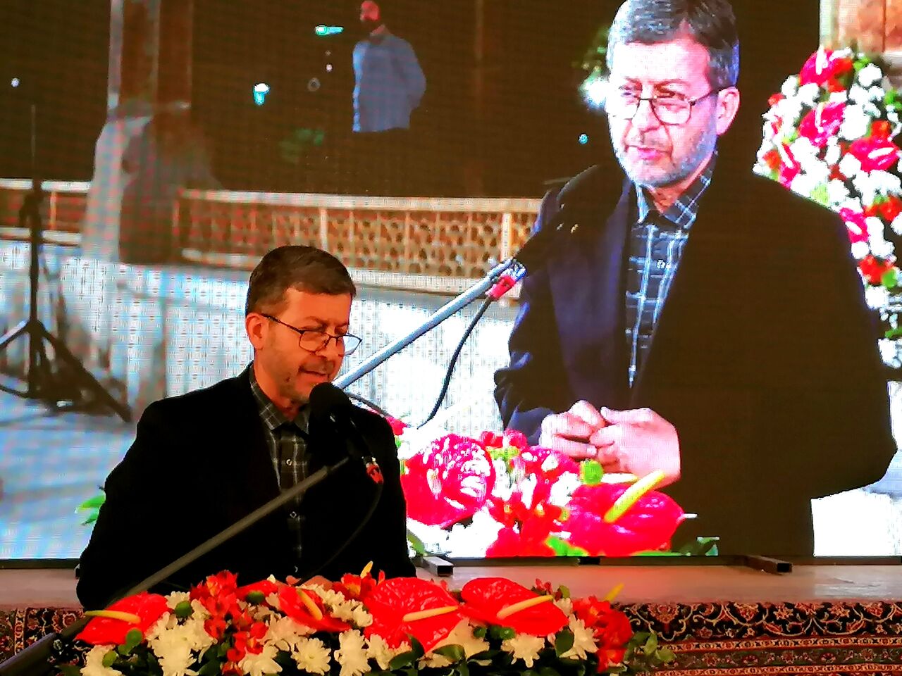 استاندار: اصفهان گهواره هنر متعهد ایران است
