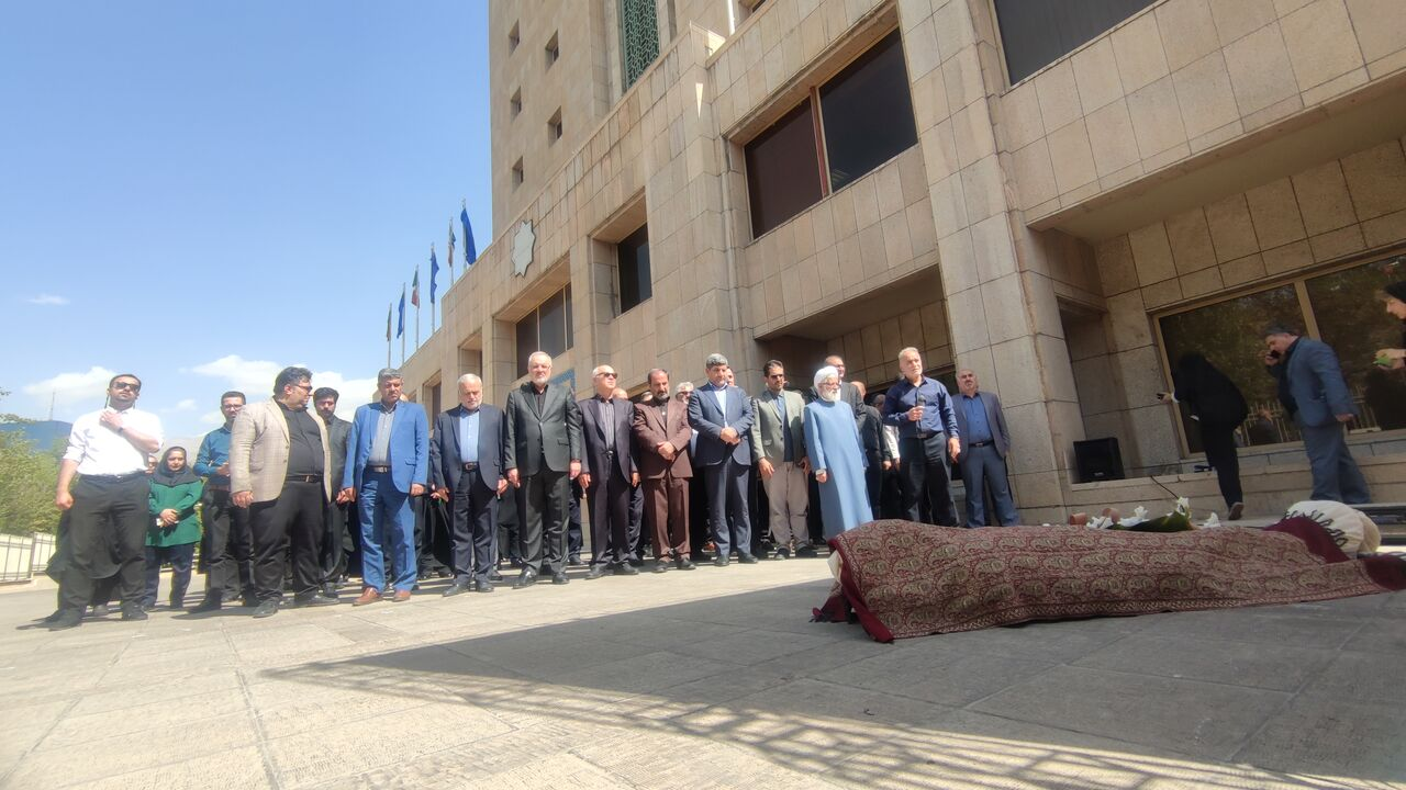 ثبت آخرین سند حضور در آرشیو اسناد ملی ایران/ وداع با پیکر سیروس پرهام