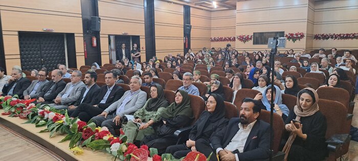 شاعران شهر اندیشه در همایش عصر شعر تجلیل شدند + فیلم