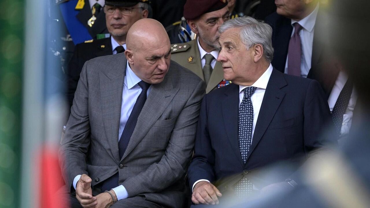 انتقاد وزیران دفاع و خارجه ایتالیا از گسترش حمله رژیم صهیونیستی به غزه انتقاد وزیران دفاع و خارجه ایتالیا از گسترش حمله رژیم صهیونیستی به غزه