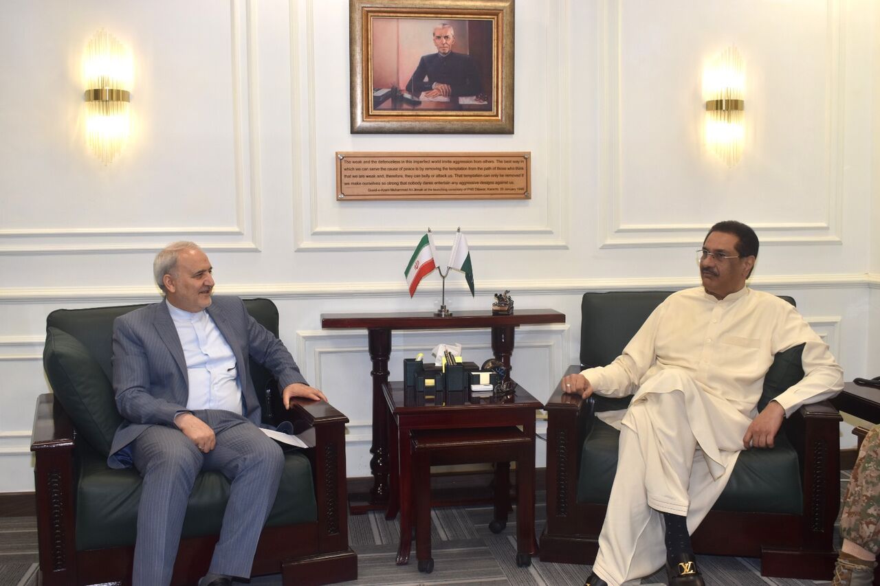 Pakistan calls for developing defense cooperation with Iran - IRNA English
