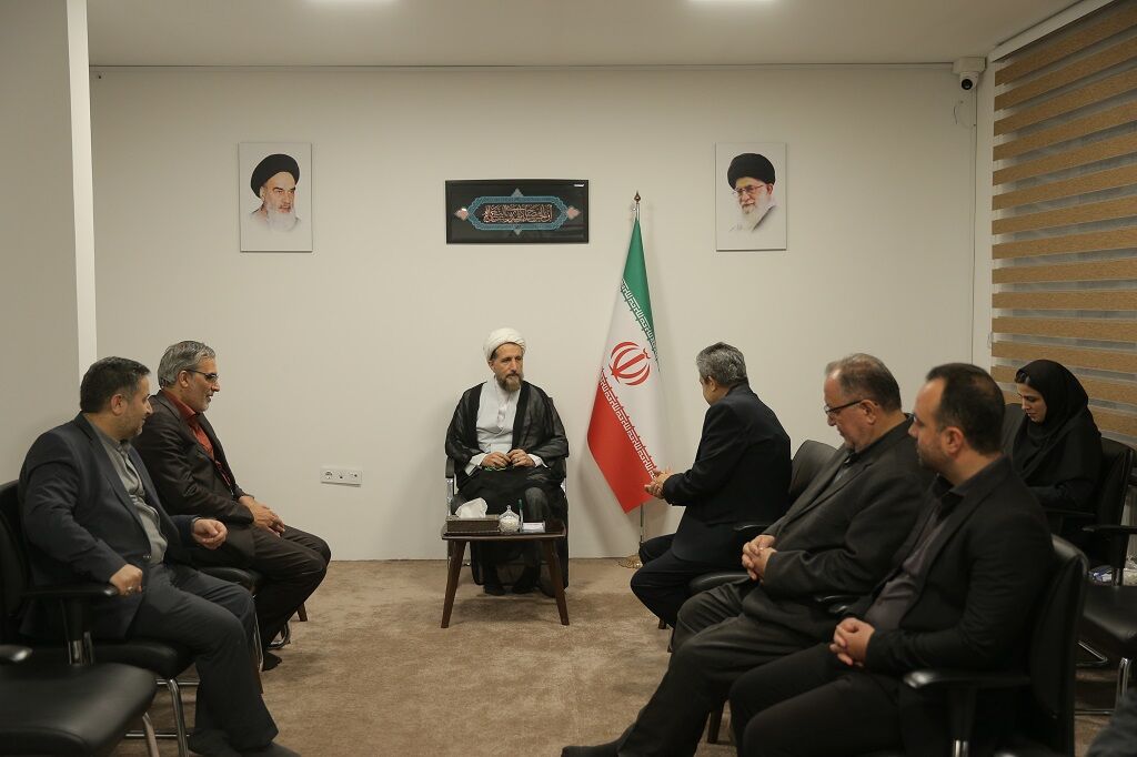 امام جمعه قزوین: سفرهای استانی ایرنا در کشور راهگشا است