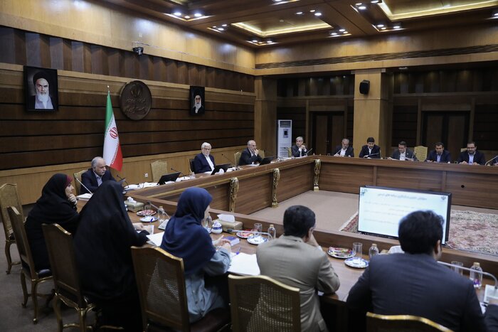 عارف: عملکرد خوب دستگاهها در اجرای سال اول برنامه هفتم باید پیگیری شود