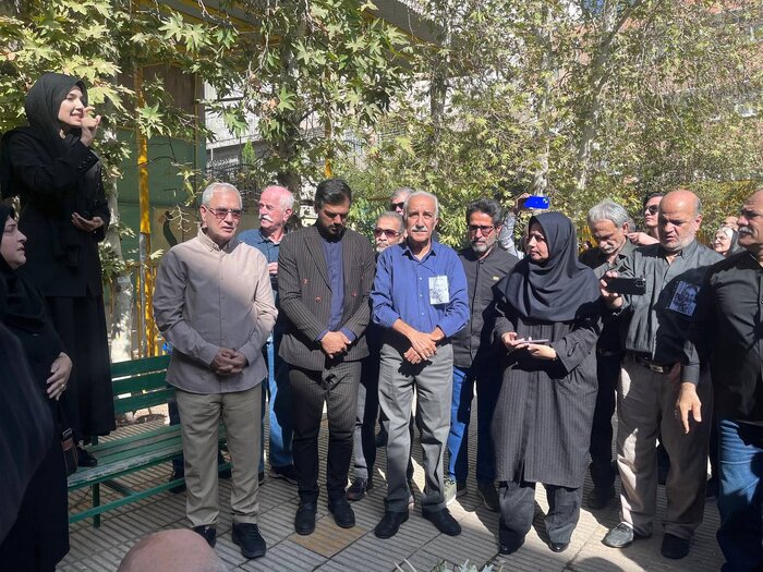 برگزاری مراسم تشییع جنازه ثمینه باغچهبان در مدرسه ناشنوایان باغچهبان / استاد شفیعی کدکنی و علی ربیعی هم آمدند + تصاویر 4