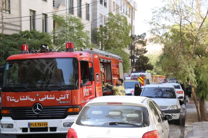 آتشسوزی مجتمع مسکونی در مرزداران تهران؛ ۱۸ نفر نجات یافتند