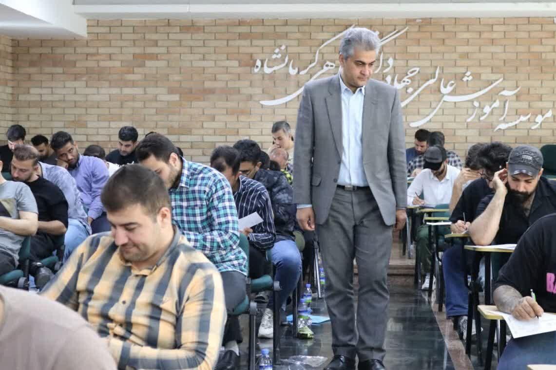 برگزاری سیزدهمین آزمون دستگاه‌های اجرایی با حضور ۶ هزار و ۷۴ داوطلب در کرمانشاه