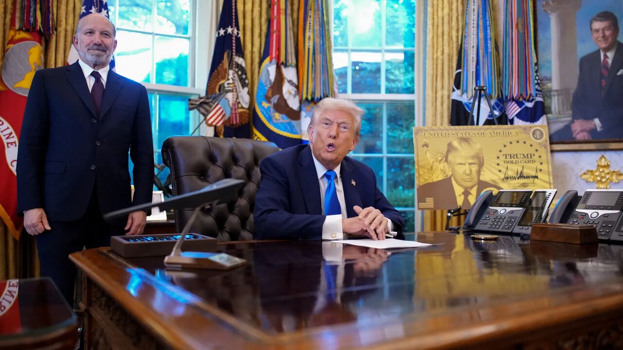 چوب ترامپ لای چرخ غولهای فناوری با ویزای ۱۰۰ هزار دلاری چوب ترامپ لای چرخ غولهای فناوری با ویزای ۱۰۰ هزار دلاری