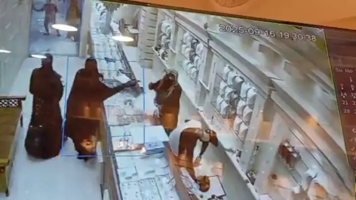 دستگیری سارقان طلافروشی دَرگهانِ قشم و بازگشت ۸ کیلو طلا به مالباخته