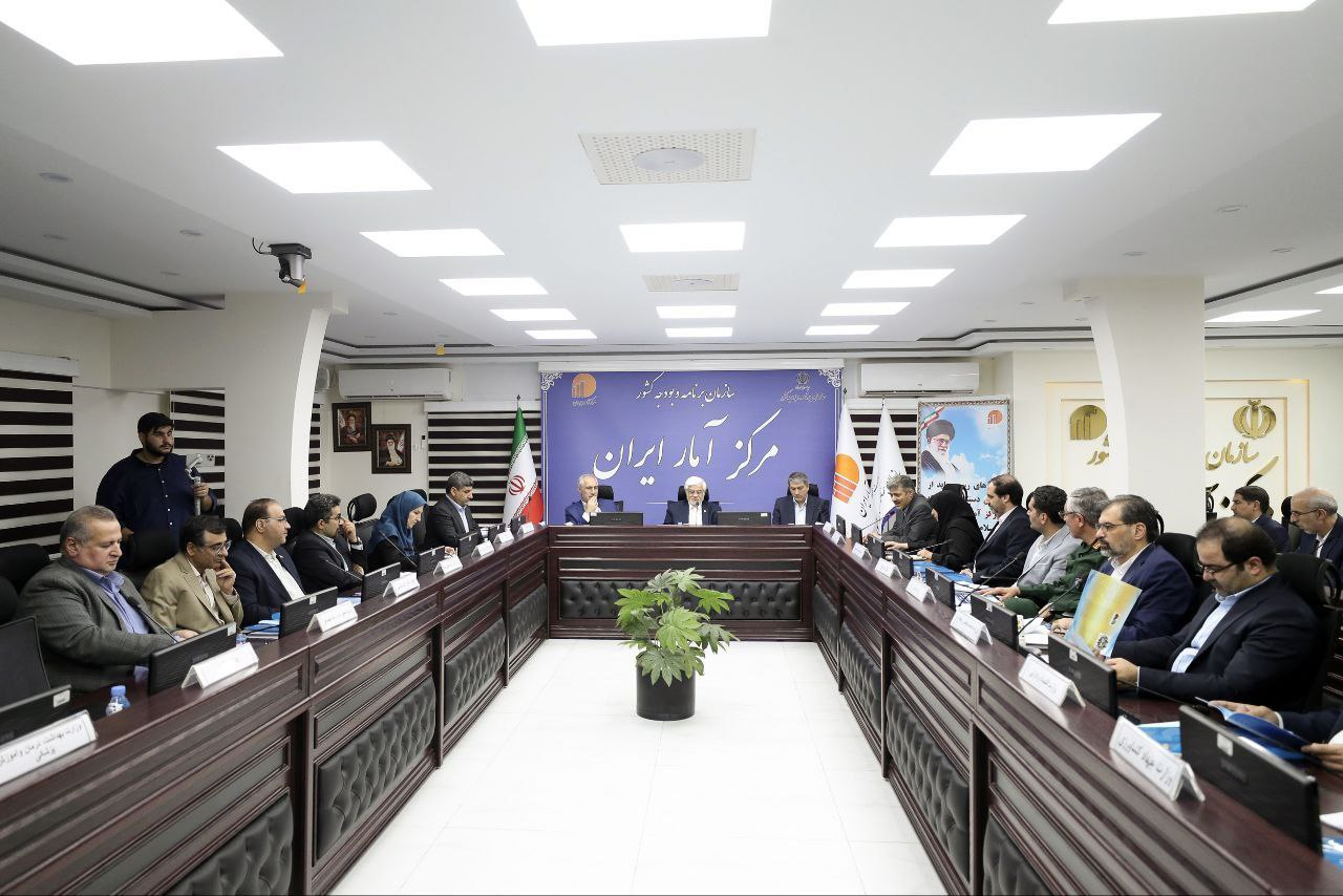 عارف:دولت چهاردهم با مرکز آمار ایران دستوری برخورد نمیکند