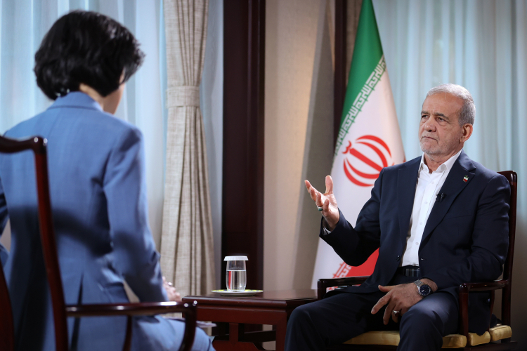 پزشکیان: اگر حامیان چندجانبهگرایی متحد نباشند، یکجانبهگرایان بر آنها غلبه میکنند