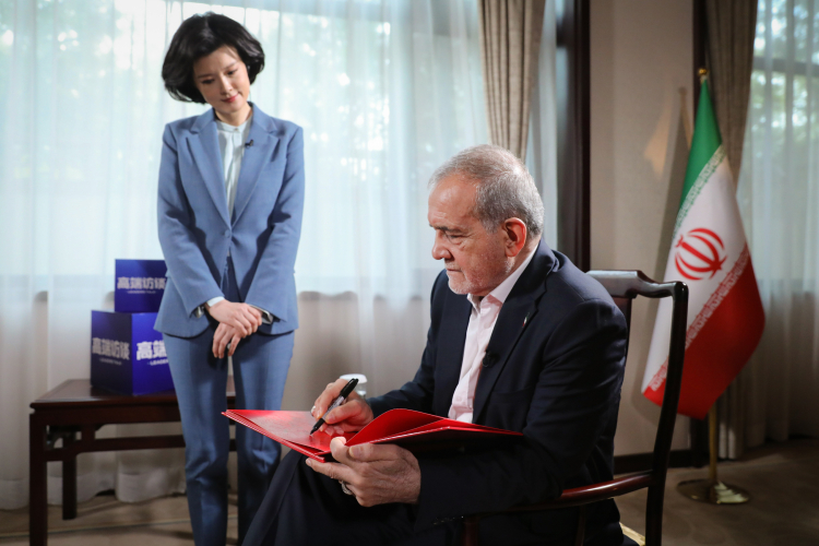 پزشکیان: اگر حامیان چندجانبهگرایی متحد نباشند، یکجانبهگرایان بر آنها غلبه میکنند