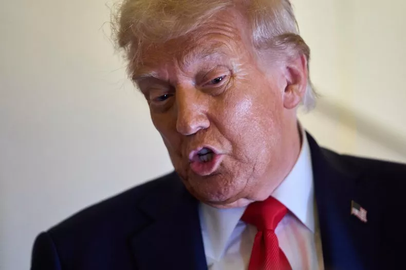 اقتصاد ناسالم و کاهش پایگاه حمایتی ترامپ حتی نزد ثروتمندان