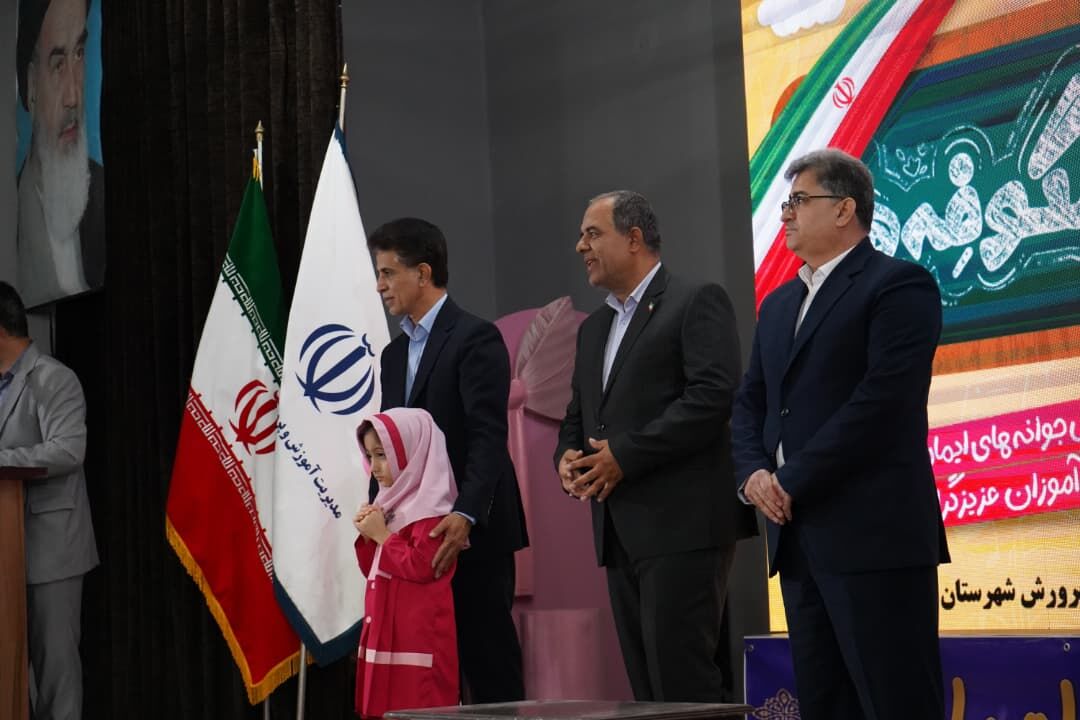 فرماندار بوشهر: آموزش و پرورش خط مقدم وفاق ملی است فرماندار بوشهر: آموزش و پرورش خط مقدم وفاق ملی است