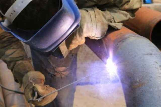 عملیات اصلاح خط انتقال گاز در محدوده فرودگاه مشهد/ شهروندان نگران صداهای غیرمعمول نباشند