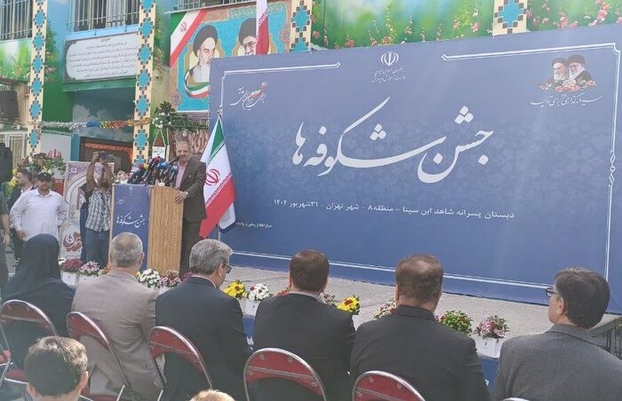 آغاز فصل جدید یادگیری/ جای خالی ۳۰ دانشآموز و ۷ معلم شهید