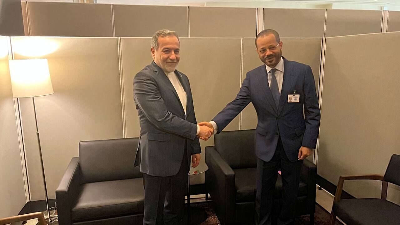 عراقجي والبوسعيدي يبحثان جملة من القضايا من ضمنها القضية النووية