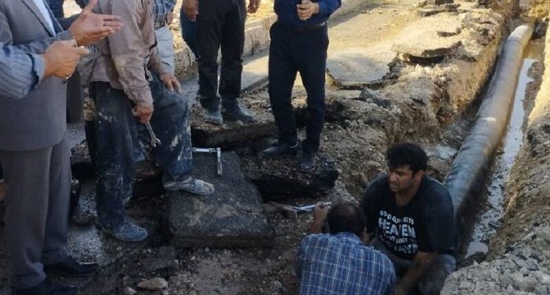 شکستگی خط انتقال آب دهلران ترمیم شد؛ بازگشت جریان آب تا ساعاتی دیگر شکستگی خط انتقال آب دهلران ترمیم شد؛ بازگشت جریان آب تا ساعاتی دیگر