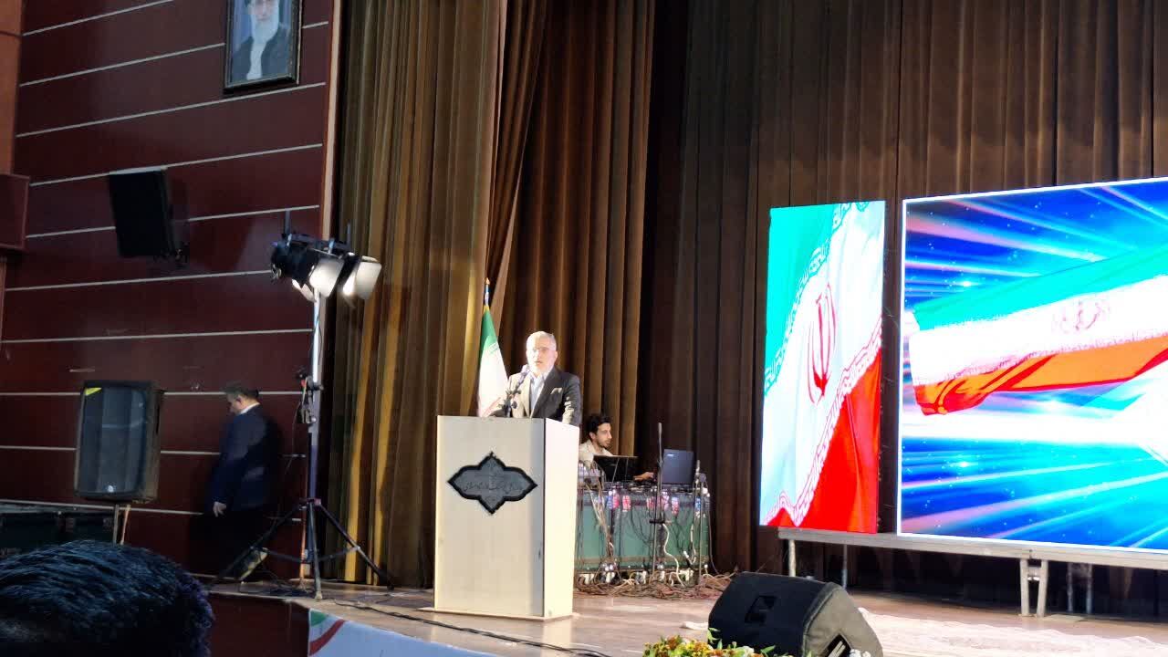 استاندار البرز: رسانهها چراغ راه توسعه و پیشرفت هستند