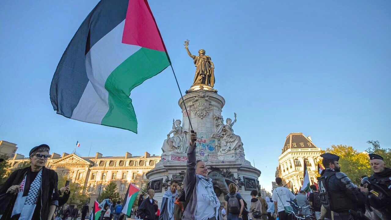 تحلیلگر فلسطینی: خیابان‌های کشورهای عربی باید به صحنه حمایت از فلسطین تبدیل شود
