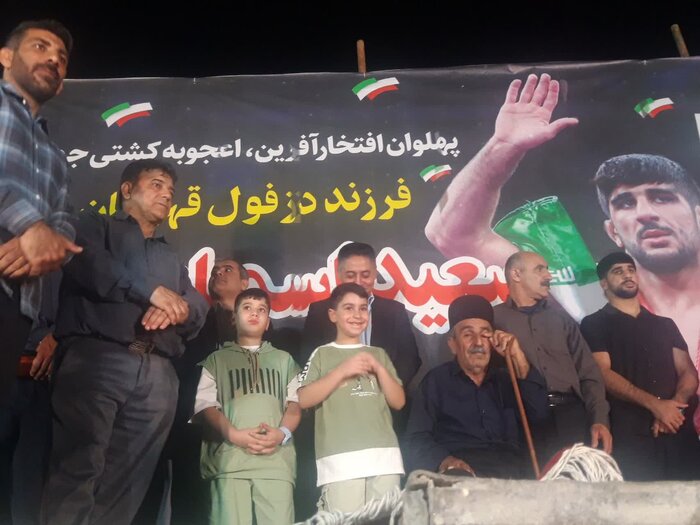 نماینده مجلس: کشتی کشورمان با افتخارآفرینی قهرمان دزفولی در دنیا درخشید