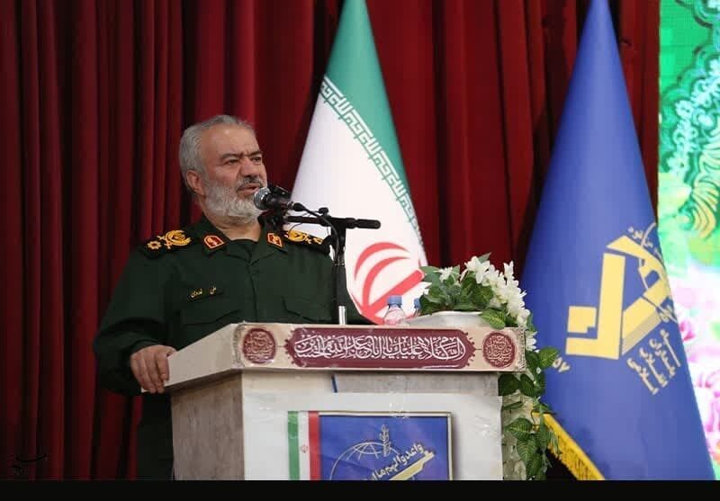 Iranske oborožene sile v polni pripravljenosti za boj proti grožnjam, poudarja namestnik poveljnika IRGC