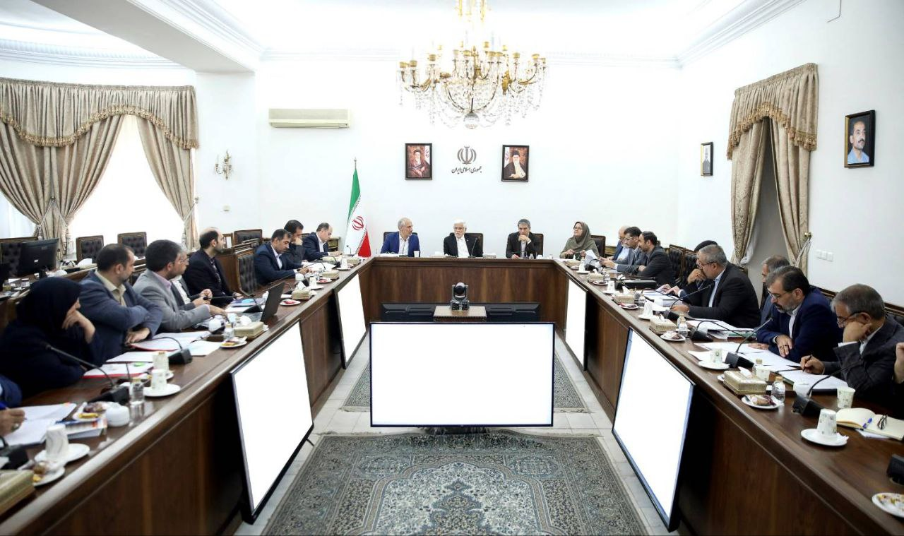 عارف: تأمین انرژی مورد نیاز بخش تولید در اولویت اقدامات دولت است