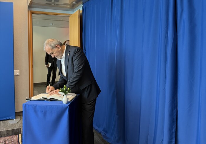 Pezeshkian meets UN Secretary General in New York