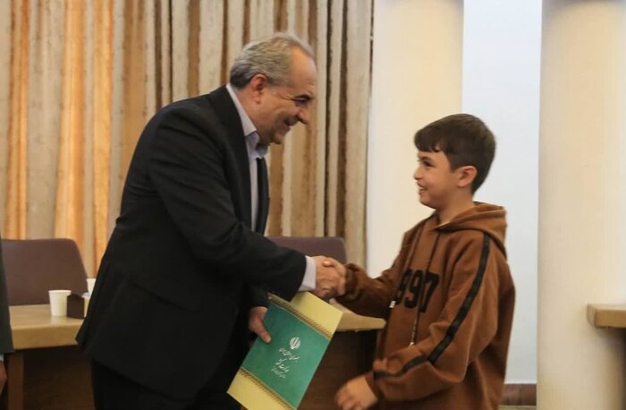 استاندار آذربایجان شرقی: هیچ فرد یا گروهی حق ندارد خانواده شهدا را مصادره کند