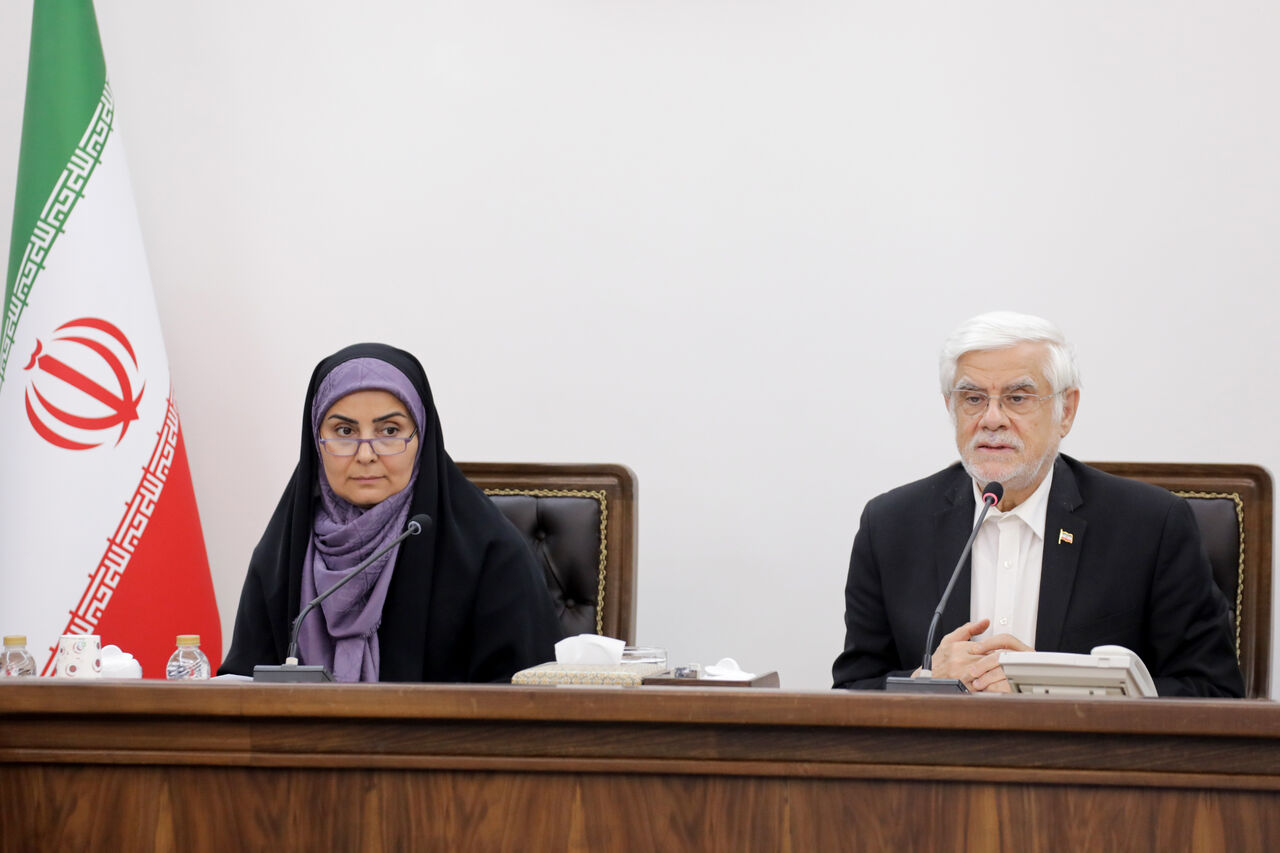 انتقاد معاون اول رئیس جمهور از بوروکراسی زائد در مرزها/ ترانزیت مزیت مهم کشور انتقاد معاون اول رئیس جمهور از بوروکراسی زائد در مرزها/ ترانزیت مزیت مهم کشور