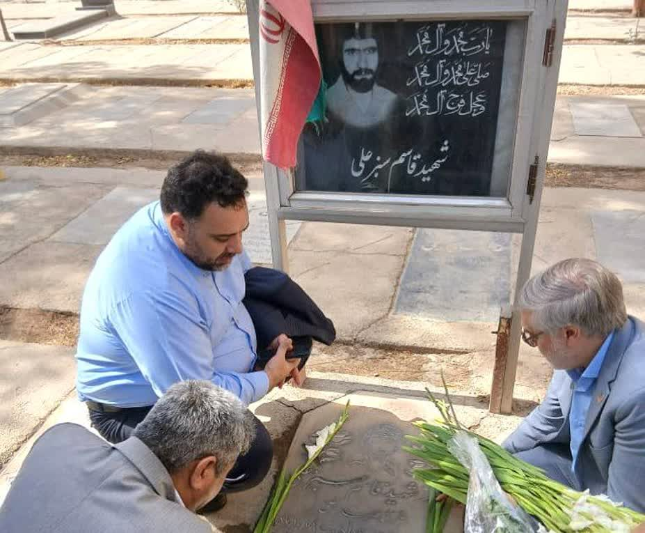 رئیس اتاق اصناف ری: پاسداشت خون شهیدان با ساختن اقتصادی مقاوم در بازار محقق می‌شود